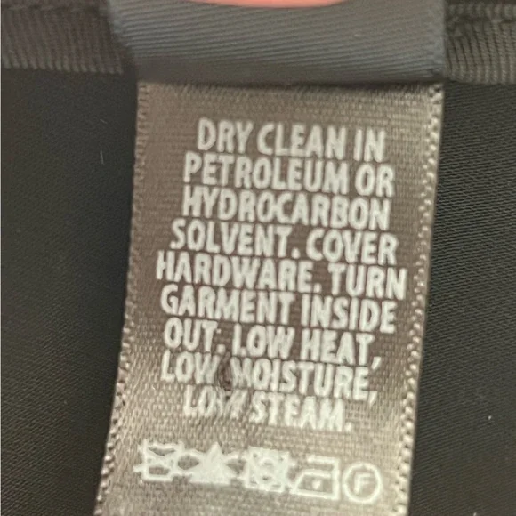 NWT St. John Elegant Black jacket - Picture 5 of 7